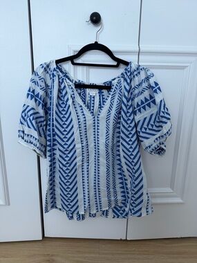Velvet by Graham & Spencer Blue & White Geometric Peasant Blouse